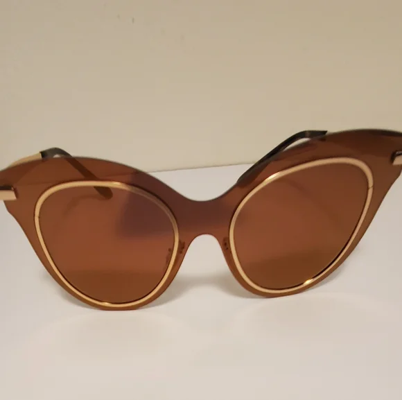 Dolce and Gabbana Ladies Sunglasses. Brown mirrored bronze - Picture 1 of 16